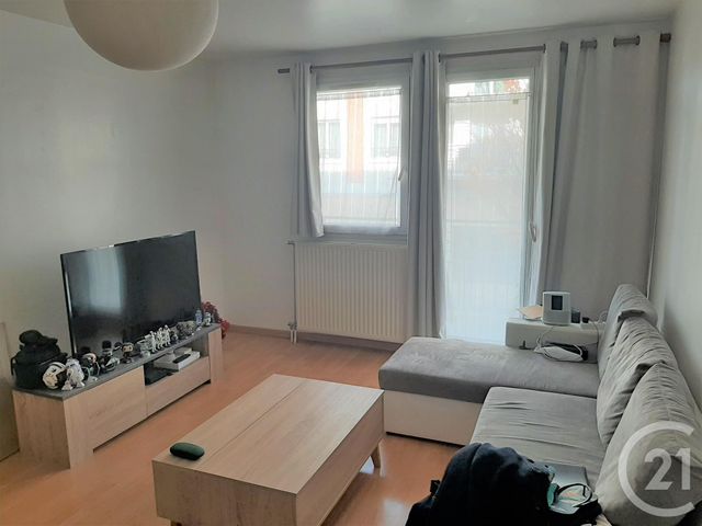 Appartement F2 à louer - 2 pièces - 47.6 m2 - ELANCOURT - 78 - ILE-DE-FRANCE - Century 21 S.L.P. Immobilier